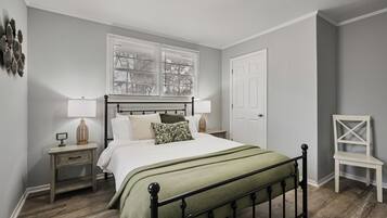 2 bedrooms, iron/ironing board, Internet, bed sheets