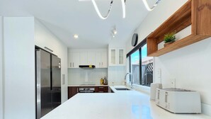 Unclassified image, 4 of 39, button - North Shore Convenience Stay 3BR - Yard & Deck (Auckland City)