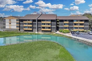 Exterior - Cozy 2-bedroom condo in peaceful Myrtle Beach at Mariner's cove on Shore Drive (Myrtle Beach)
