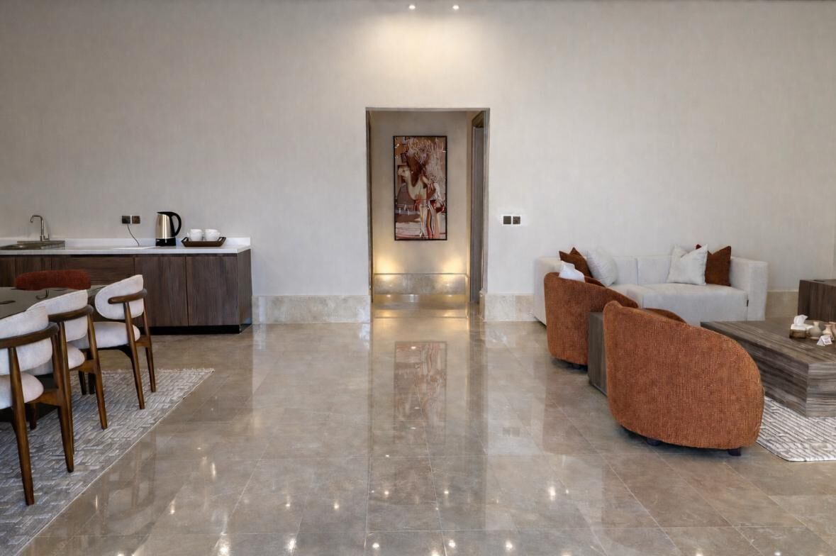 Villa familiar, vistas a la piscina | Interior