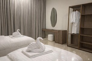 Family Villa, Pool View | Premium bedding, memory foam beds, in-room safe, laptop workspace