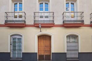 Exterior detail - Charming apartment in Jesús del Gran Poder (Sevilla)