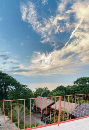 Property grounds - Casa Trifecta! Ocean views, Private pool and a 5min walk to the beach! (Sayulita)