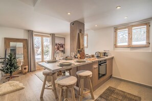 Fridge, oven, dishwasher, coffee/tea maker - Appartement Front de neige - Welkeys (Demi-Quartier)