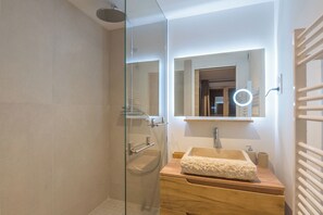 Shower, hair dryer, towels - Appartement Front de neige - Welkeys (Demi-Quartier)