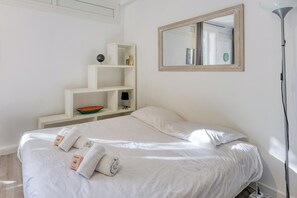 Iron/ironing board, WiFi, bed sheets - Studio Castel - Welkeys (Toulon)
