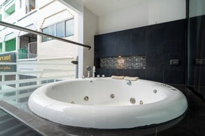 Deluxe Apartment, 1 Bedroom, Balcony, City View (Absolutely Amazing Bangla 1BR Suite) | Terrace/patio - Absolutely Amazing Bangla 1Br Suite (Patong)