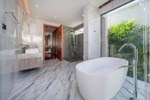 Villa ejecutiva, 4 habitaciones (BreezePrivate Pool Luxury in BangTao) | Tina profunda