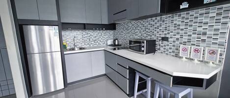 Departamento Deluxe, 1 habitación (CityGate in Magnificent Kamala Beach) | Caja de seguridad en la habitación y decoración personalizada