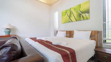 Villa exclusiva, 4 habitaciones (Mahogany 4BR Pool Villa in BangTao) | Decoración personalizada y muebles diferentes