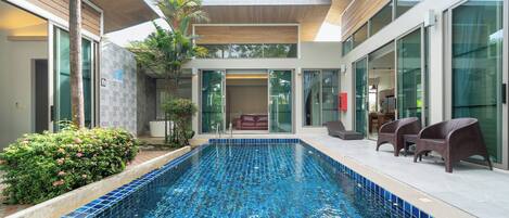 เอ็กซ์คลูซีฟวิลล่า, 4 ห้องนอน (Mahogany 4BR Pool Villa in BangTao) | สระว่ายน้ำส่วนตัว