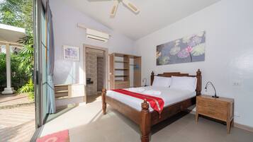 Exclusive-Villa, 4 Schlafzimmer (Mahogany 4BR Pool Villa in BangTao) | Individuell dekoriert, individuell eingerichtet