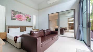 Individually decorated, individually furnished, laptop workspace