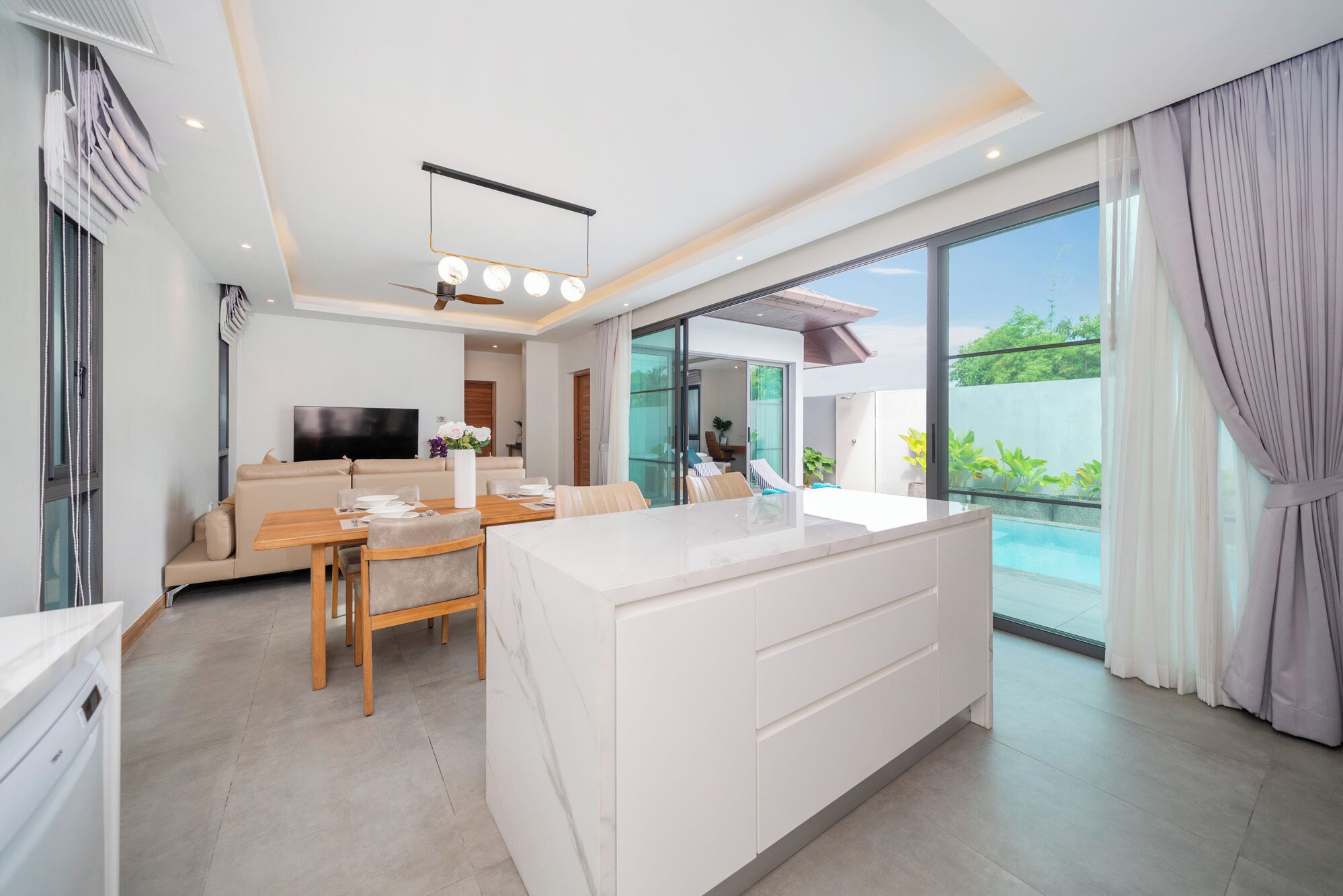 빌라, 침실 3개 (Nicky Elegant 3BR Pool Villa BangTao) | 객실 내 금고, 다리미/다리미판, 무료 WiFi, 침대 시트