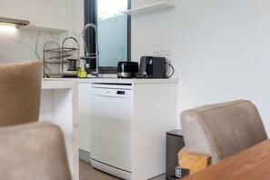 빌라, 침실 3개 (Nicky Elegant 3BR Pool Villa BangTao) | 전용 주방 | 대용량 냉장고, 오븐, 식기 세척기, 토스터