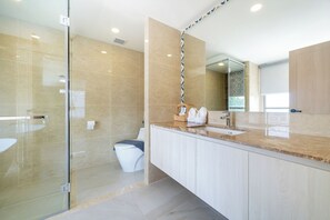 Apartment, 2 Bedrooms (Ozone Condo in Splendid Laguna Area) | Bathroom | Shower, rainfall showerhead, hair dryer, slippers - Ozone 2Br Condo In Splendid Laguna Area (Wichit)