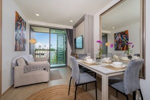 Apartment, 1 Bedroom (Ozone Condo in Excellent Laguna Area)