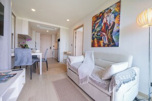Apartment, 1 Bedroom (Ozone Condo in Excellent Laguna Area)