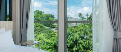 Apartment, 1 Bedroom (Ozone Condo Prestigious Laguna Area)