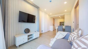 Apartment, 1 Schlafzimmer (Ozone Condo Prestigious Laguna Area) | Wohnbereich