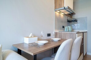 Leilighet, 1 soverom (Space Cherngtalay in Elegant BangTao) | Safe på rommet, strykejern/-brett og wi-fi (inkludert)