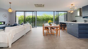 Biệt thự, 3 phòng ngủ (Granary Designer Loft Pool in Pasak) | Khu phòng khách