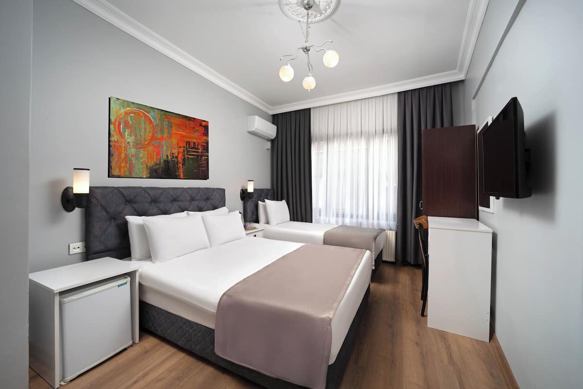 Deluxe Triple Room | Free WiFi