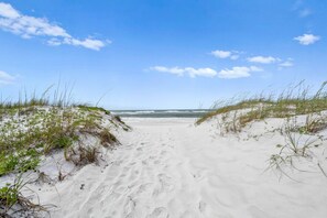 Beach nearby - Tristan Towers 10E | Pensacola Beach | Pool | Seasonal Beach Service | My Beach Getaways (Pensacola Beach)