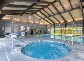 Inomhuspool och uppvärmd pool