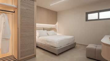 Iron/ironing board, internet, bed sheets