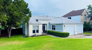 Exterior - 3BR Haven, Garage & Fenced Yard, Near Costco, Randolph AFB, and New Braunfels (Universal City)