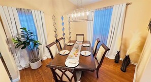 Dining - 3BR Haven, Garage & Fenced Yard, Near Costco, Randolph AFB, and New Braunfels (Universal City)