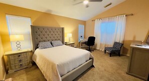 3 bedrooms, iron/ironing board, free WiFi, bed sheets - 3BR Haven, Garage & Fenced Yard, Near Costco, Randolph AFB, and New Braunfels (Universal City)