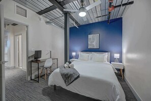 2 sovrum, skrivbord, strykjärn/strykbräda och wi-fi