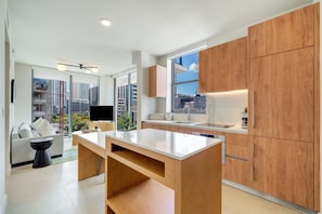 Private kitchen - Crosby Miami WTC 2BR/2BA Corner City #601 (Miami)