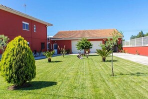 Exterior - Wonderful Villa with a Private Swiming Pool (Febres)