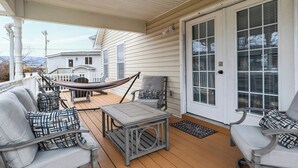Terrace/patio - Heart of Luray: Sauna, Hot Tub & Fire Pit (Luray)