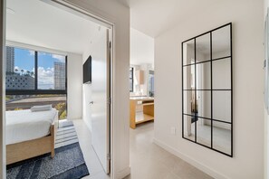 2 bedrooms, iron/ironing board, WiFi, bed sheets - Crosby Miami WTC 2BR/2BA Urban Comfort #614 (Miami)