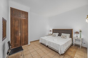1 chambre, fer et planche Ă repasser, Wi-Fi gratuit, draps fournis