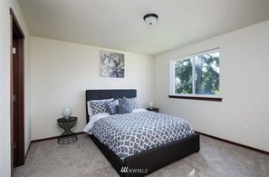 3 bedrooms, Internet, bed sheets - Serene 3-bedroom house perfect for relaxing stays in SeaTac, Burien, Seattle (SeaTac)