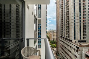 Property grounds - Crosby Miami WTC Studio Brand New #1706 (Miami)
