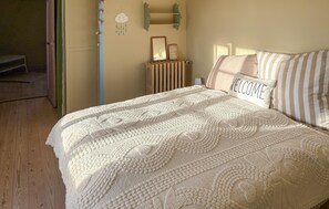 3 bedrooms, travel crib, free WiFi - Amazing home in Humble with WiFi (Humble)