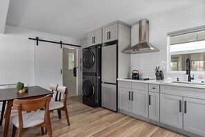 Private kitchen - Spacious w/ 2BR 1Bath - Big Bear (Big Bear)