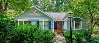 Spacious 4- bedroom 3-bath house in marvelous Carrboro, NC!!!
