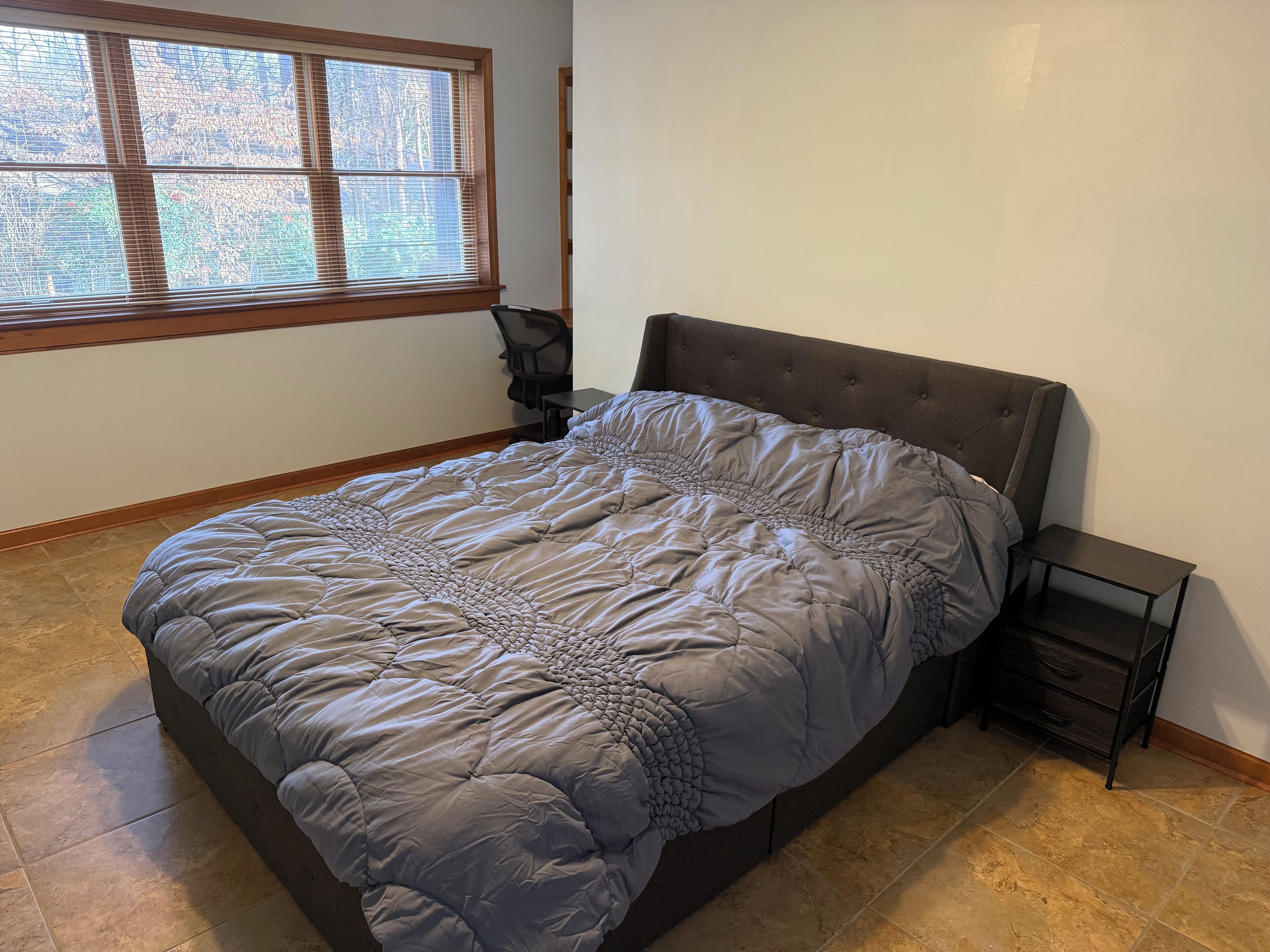 4 bedrooms, WiFi, bed sheets