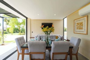 Dining - Casa Nido de Mar 9 Persons Occupancy, Pool, 7 Beds (Jarretaderas)
