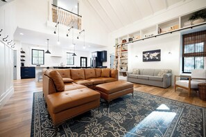 Smart TV, fireplace - Private Lake MI Beach Access | Screened Porch + Fireplace (Pentwater)