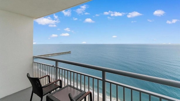 Property grounds - Experience the Ultimate Beachfront Lifestyle at Ocean's One (Myrtle Beach)