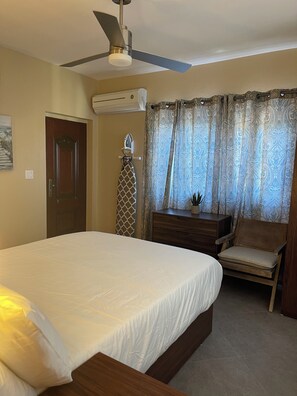 Iron/ironing board, internet, bed sheets