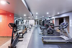 Fitness facility - Designer Sub-Penthouse in Potts Point (Elizabeth Bay)